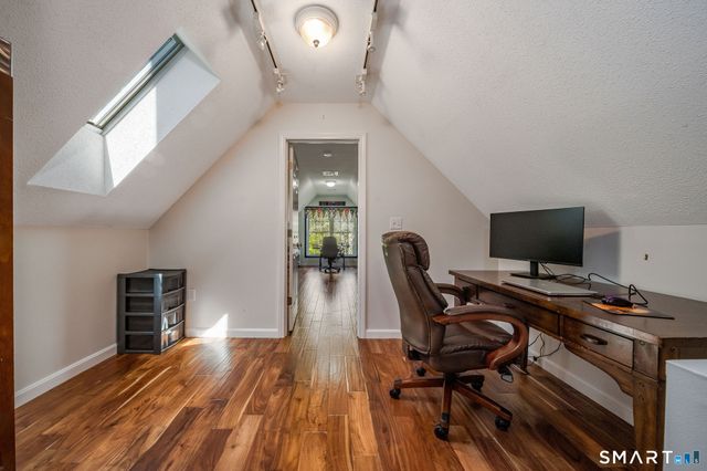 11 White Oak Lane, Waterford, CT 06375