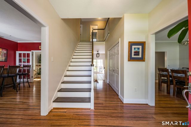 11 White Oak Lane, Waterford, CT 06375