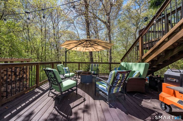 11 White Oak Lane, Waterford, CT 06375
