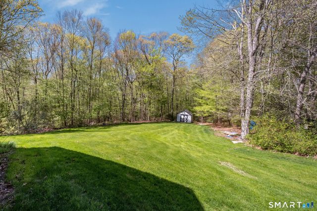 11 White Oak Lane, Waterford, CT 06375