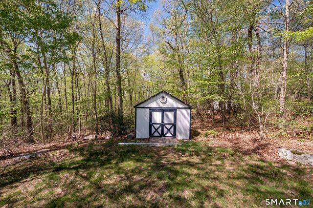 11 White Oak Lane, Waterford, CT 06375