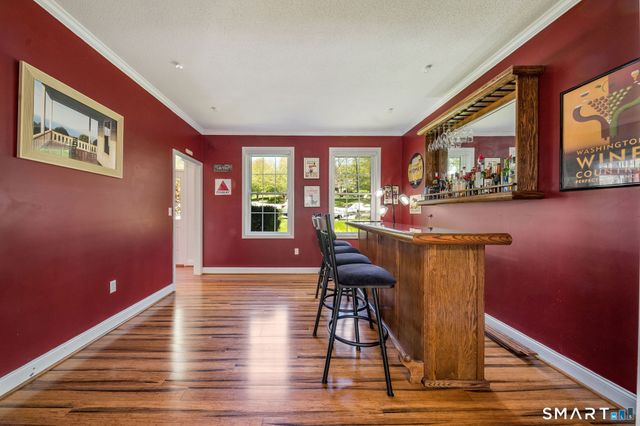 11 White Oak Lane, Waterford, CT 06375
