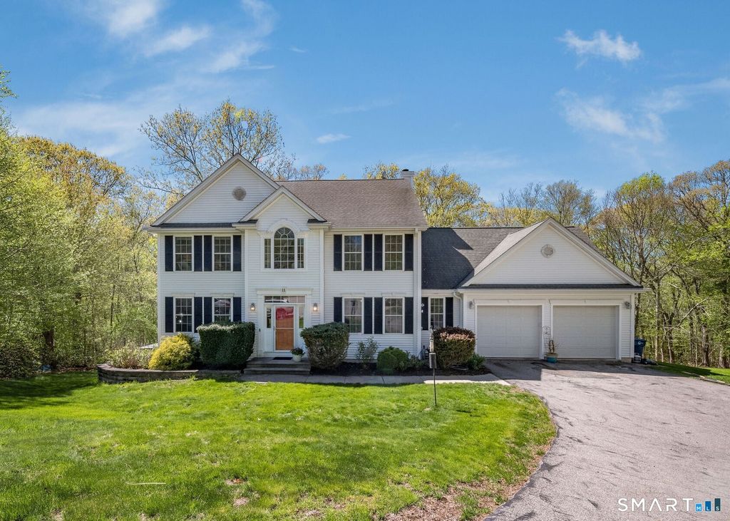 11 White Oak Lane, Waterford, CT 06375