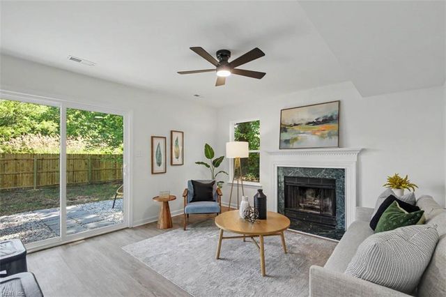 12 Alton CT, Hampton, VA 23669