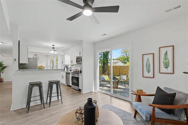 12 Alton CT, Hampton, VA 23669