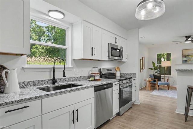 12 Alton CT, Hampton, VA 23669