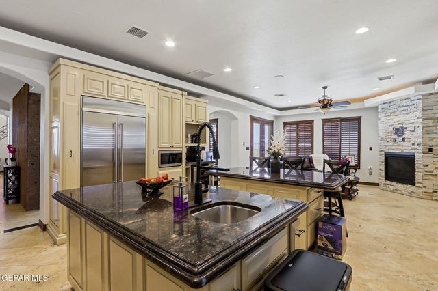 1244 CALLE DEL SUR Drive, El Paso, TX 79912