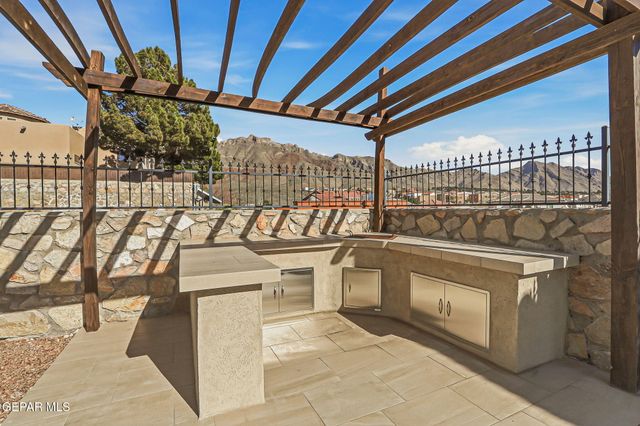 1244 CALLE DEL SUR Drive, El Paso, TX 79912