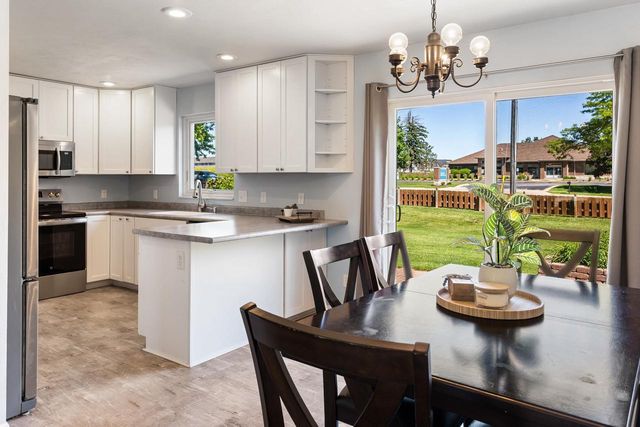 2810 RIVERIDGE LANE, Green Bay, WI 54313