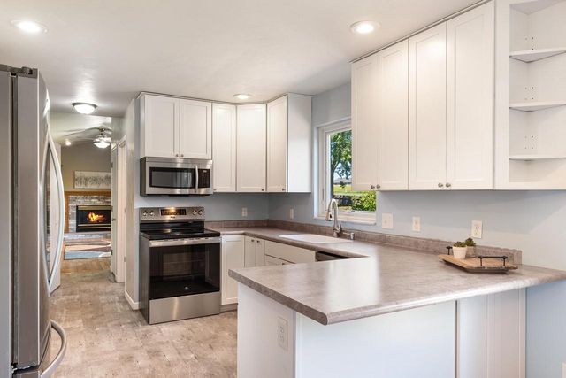 2810 RIVERIDGE LANE, Green Bay, WI 54313