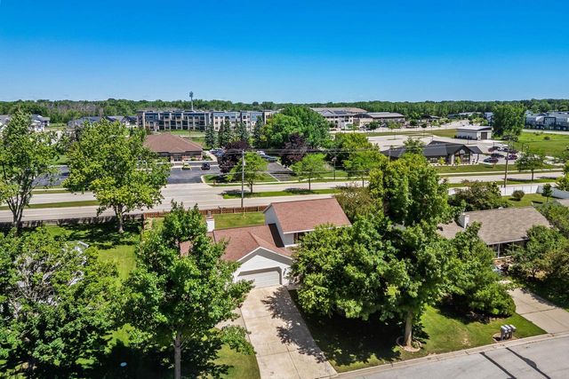 2810 RIVERIDGE LANE, Green Bay, WI 54313