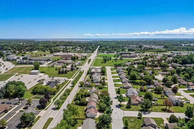 2810 RIVERIDGE LANE, Green Bay, WI 54313