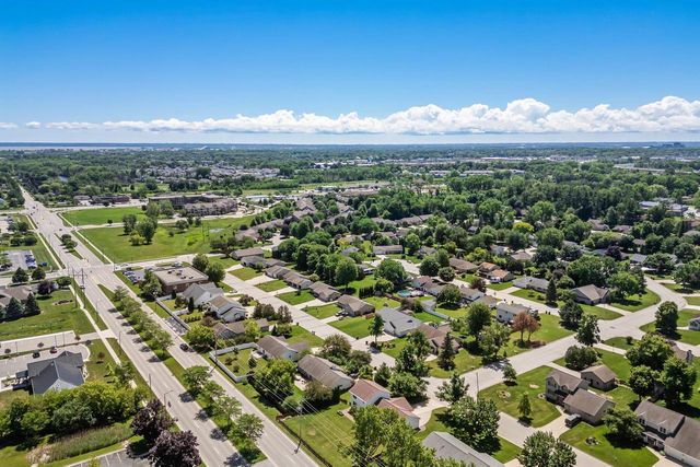 2810 RIVERIDGE LANE, Green Bay, WI 54313