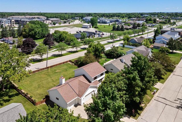 2810 RIVERIDGE LANE, Green Bay, WI 54313