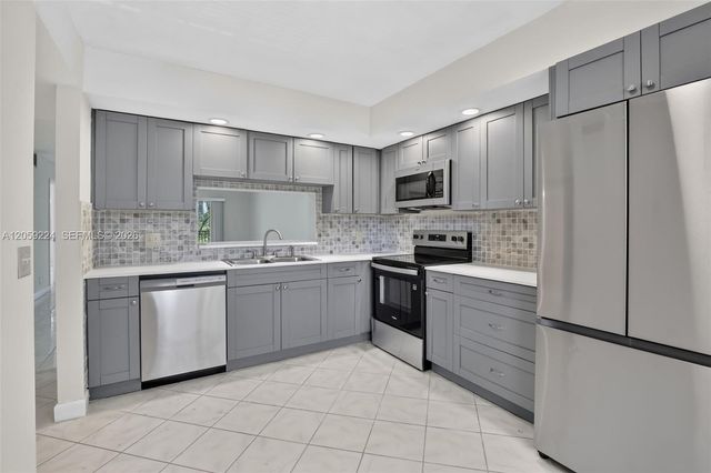 12800 SW 7th CT, 306G, Pembroke Pines, FL 33027