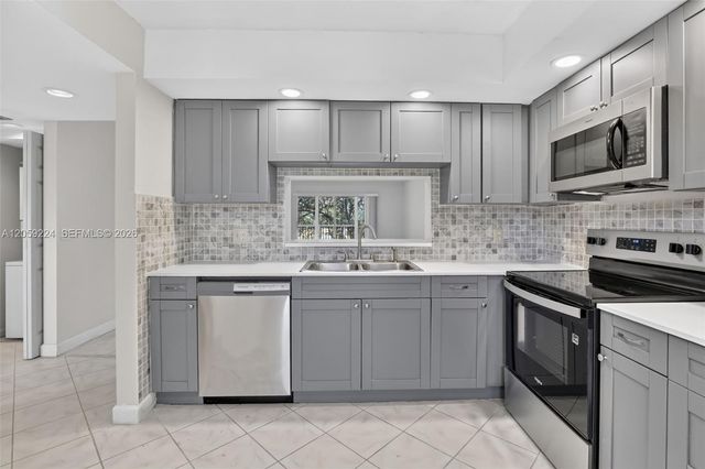 12800 SW 7th CT, 306G, Pembroke Pines, FL 33027