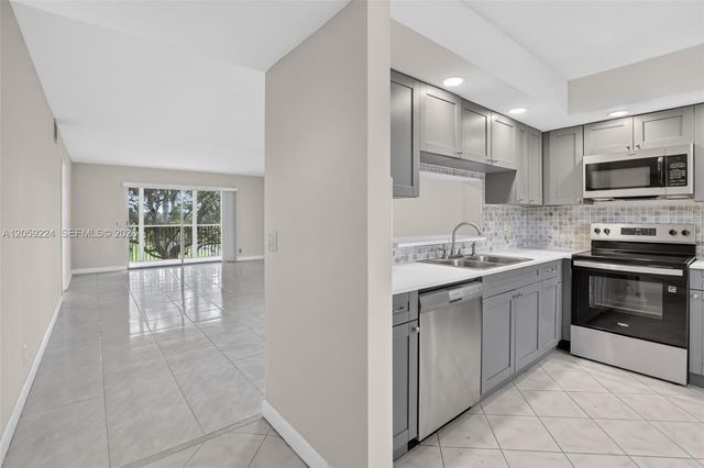 12800 SW 7th CT, 306G, Pembroke Pines, FL 33027