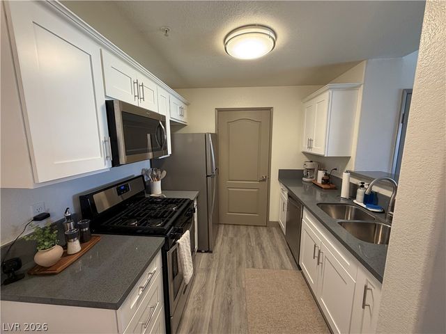 950 Seven Hills Drive 2021, Henderson, NV 89052