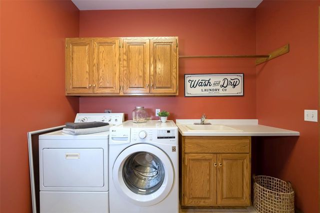 3867 Timber Creek Court, Eau Claire, WI 54701