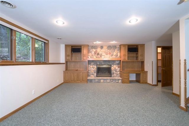 3867 Timber Creek Court, Eau Claire, WI 54701