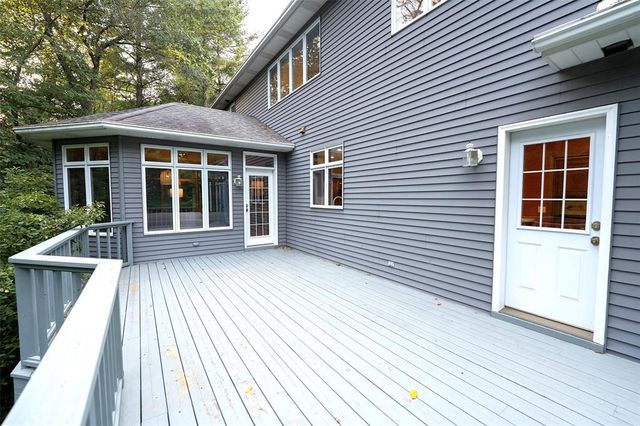 3867 Timber Creek Court, Eau Claire, WI 54701