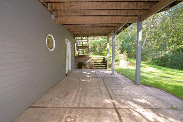 3867 Timber Creek Court, Eau Claire, WI 54701