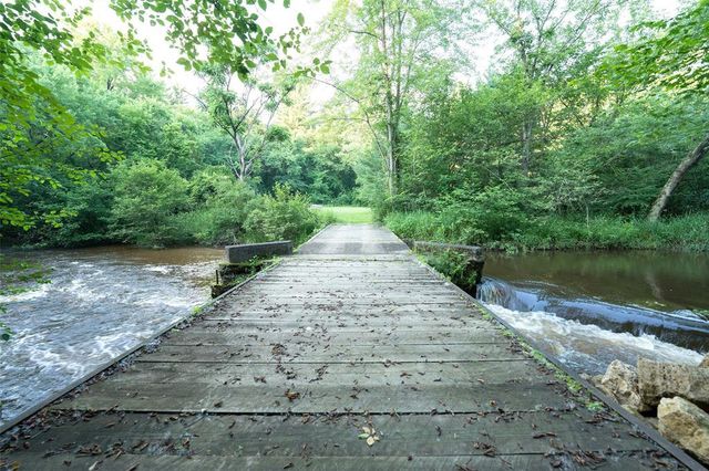 3867 Timber Creek Court, Eau Claire, WI 54701