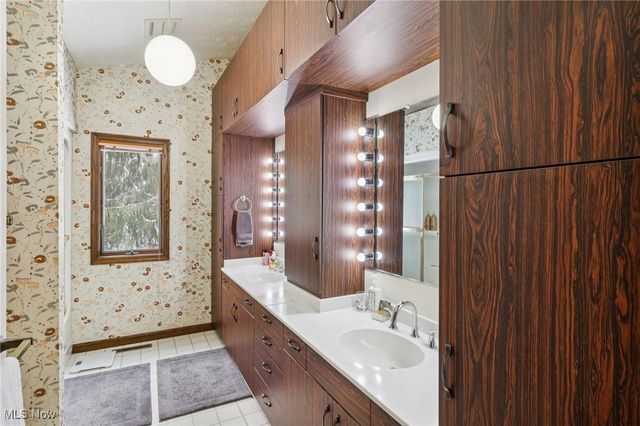 6023 Pioneer Trail, Hiram, OH 44234