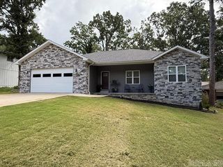 685 Josephine Dr, Batesville, AR 72501
