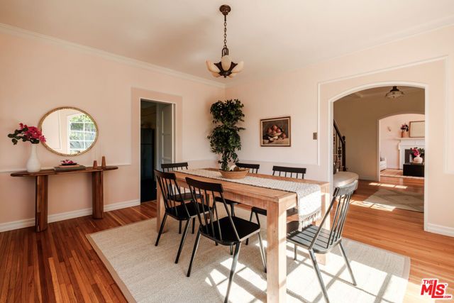 2200 S Hobart Boulevard, Los Angeles, CA 90018