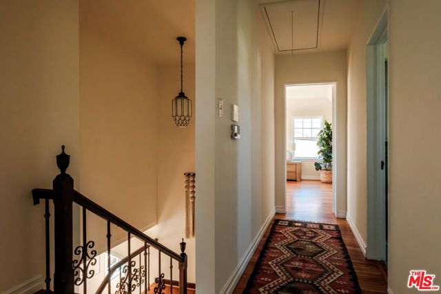 2200 S Hobart Boulevard, Los Angeles, CA 90018