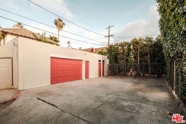 2200 S Hobart Boulevard, Los Angeles, CA 90018