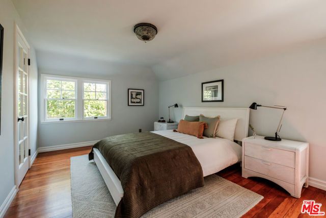 2200 S Hobart Boulevard, Los Angeles, CA 90018