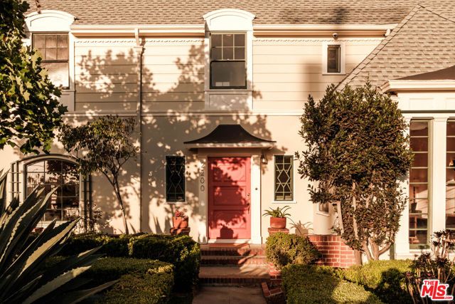 2200 S Hobart Boulevard, Los Angeles, CA 90018