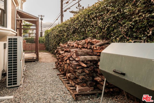 2200 S Hobart Boulevard, Los Angeles, CA 90018