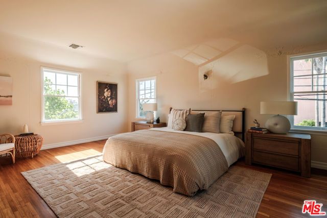 2200 S Hobart Boulevard, Los Angeles, CA 90018