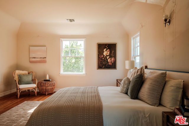 2200 S Hobart Boulevard, Los Angeles, CA 90018