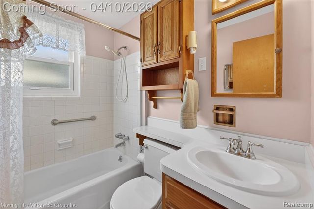 6623 N Silvery Lane, Dearborn Heights, MI 48127