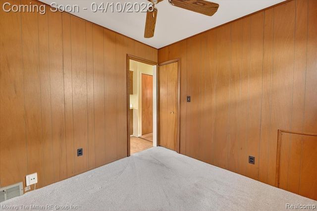 6623 N Silvery Lane, Dearborn Heights, MI 48127