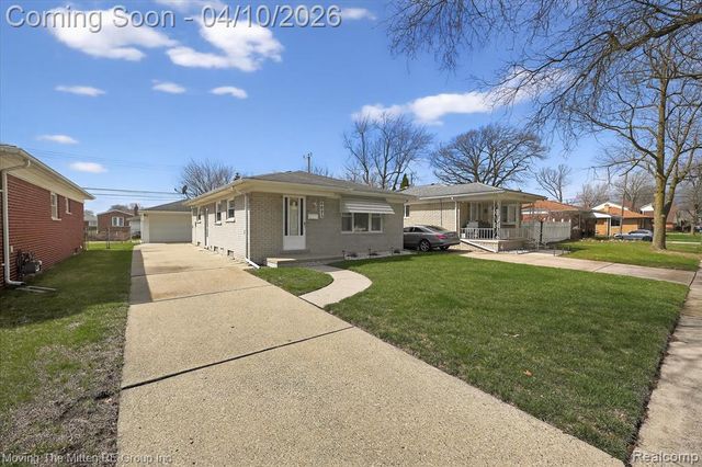 6623 N Silvery Lane, Dearborn Heights, MI 48127