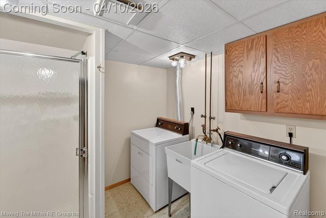 6623 N Silvery Lane, Dearborn Heights, MI 48127