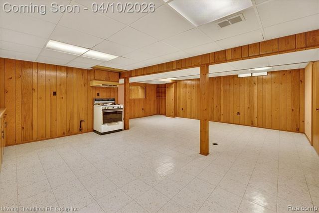 6623 N Silvery Lane, Dearborn Heights, MI 48127