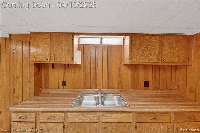 6623 N Silvery Lane, Dearborn Heights, MI 48127