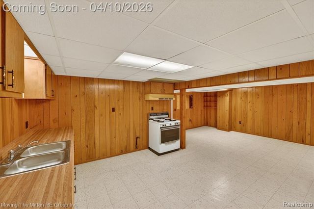 6623 N Silvery Lane, Dearborn Heights, MI 48127