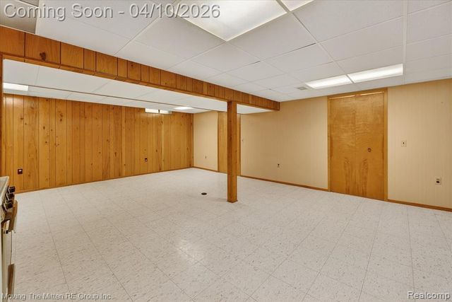 6623 N Silvery Lane, Dearborn Heights, MI 48127