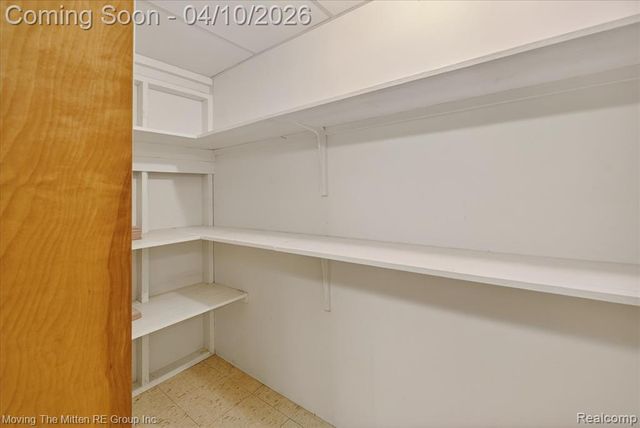 6623 N Silvery Lane, Dearborn Heights, MI 48127