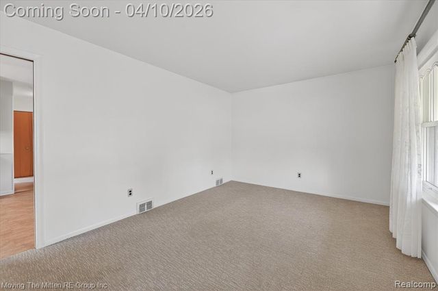 6623 N Silvery Lane, Dearborn Heights, MI 48127