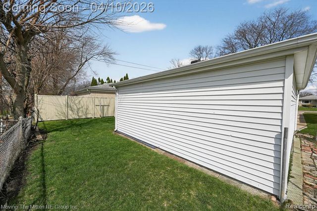 6623 N Silvery Lane, Dearborn Heights, MI 48127