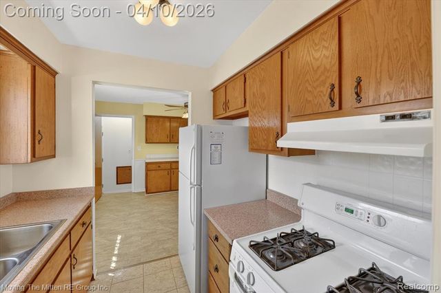 6623 N Silvery Lane, Dearborn Heights, MI 48127