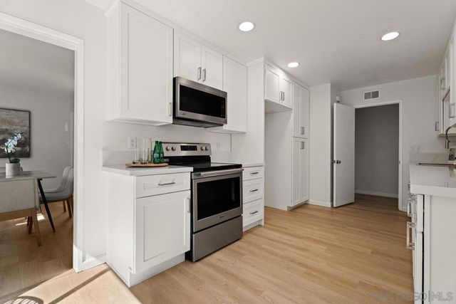 8364 June Lake, San Diego, CA 92119